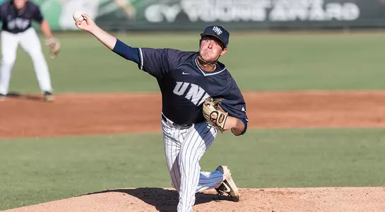 Photo of Brandon Reitz pitching.