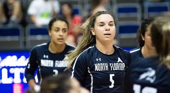 Julianna Askew and Gabby O'Connell get ready for a point.