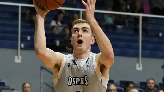Garrett Sams shots a layup