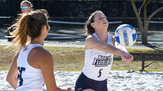 Julianna Askew passes the ball.