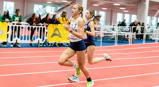 lydia van dijk sprinting on indoor track