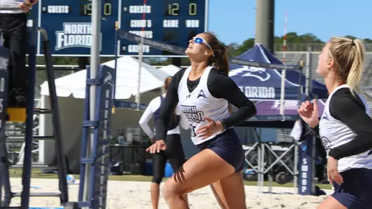 Leah Maloney and Sydni Small get setup for a point.
