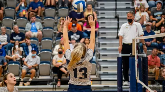 Annie Antar sets the ball