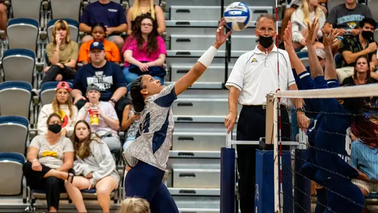 Dariana Hollingsworth-Santana attacks the ball