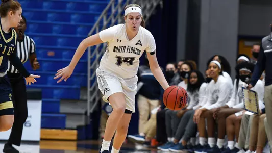 Erin Jones drives to the hoop.
