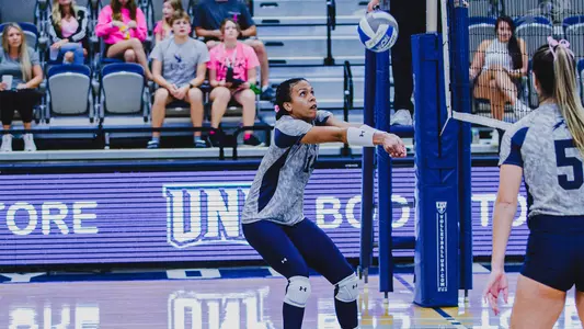 Dariana Hollingsworth - Santana picking up the dig