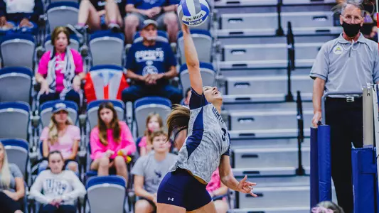 Gabby O'Connell going for the attach