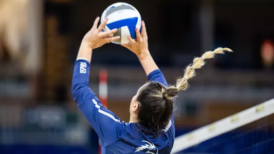 Julianna Askew sets the ball.