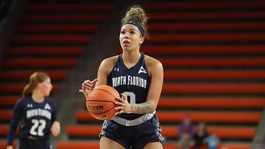 Jaida Bond at the free throw line.