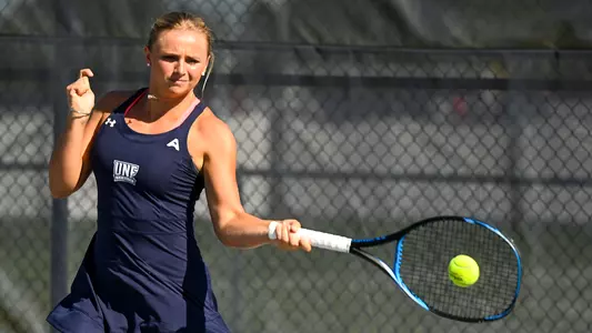 Summer Yardley hits a forehand