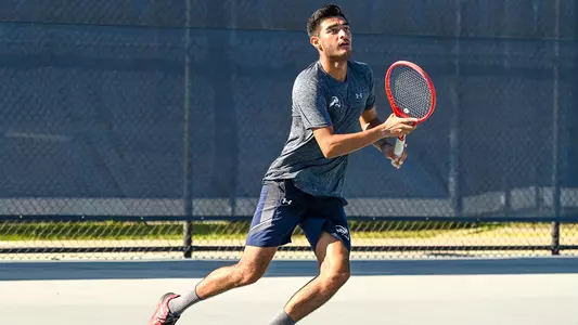 Jorge Nunez on the tennis court