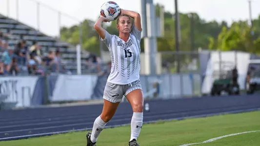 Marissa House passing the ball