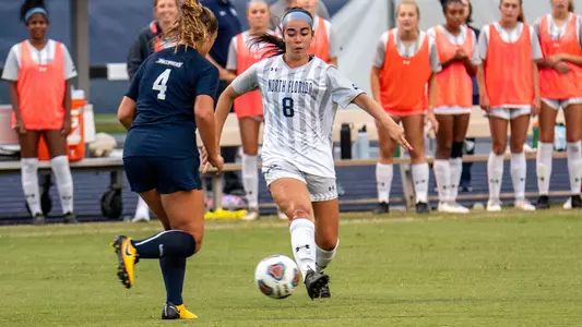 Ariana Munoz dribbling the ball