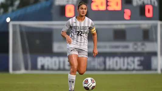 Zara Siassi dribbling the ball forward
