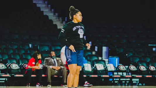 Tia Robinson during warmups