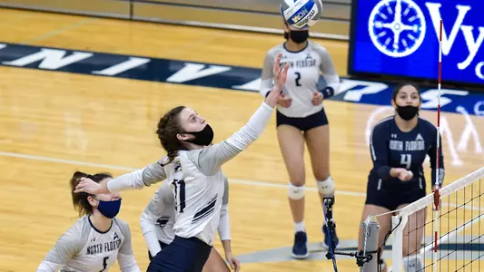 Bre Walp makes an attack at the net.