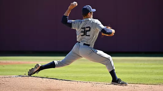 Tony Roca pitching