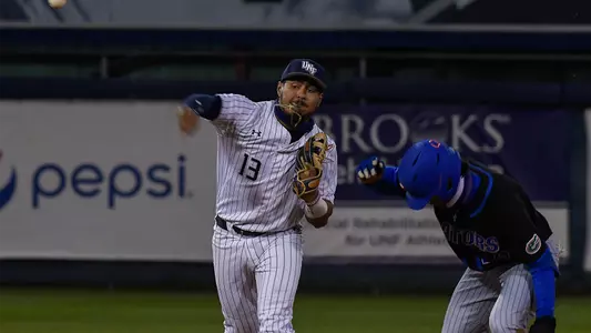 Abraham Sequera throwing ball
