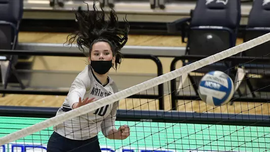Grace Youngblood makes an attack.