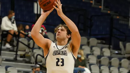 Josh Berenbaum shoots the basketball