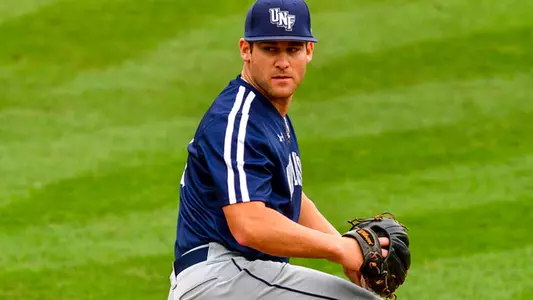Austin Bogart throwing a pitch