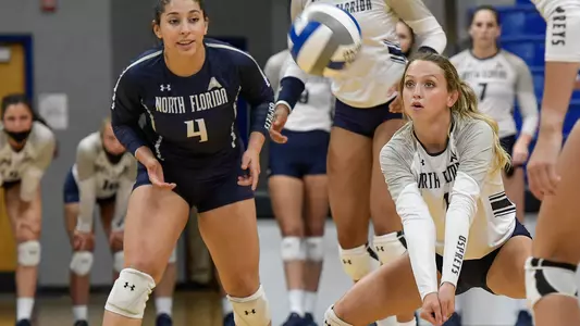 Logan O'Brien receiving ball