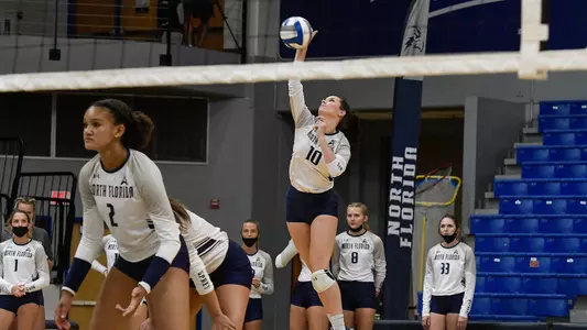 Grace Youngblood spikes the ball