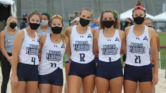 Picture of UNF beach volleyball seniors on Senior Day