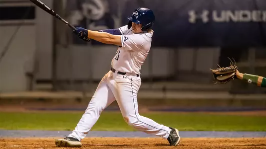 Grant Grodi swinging