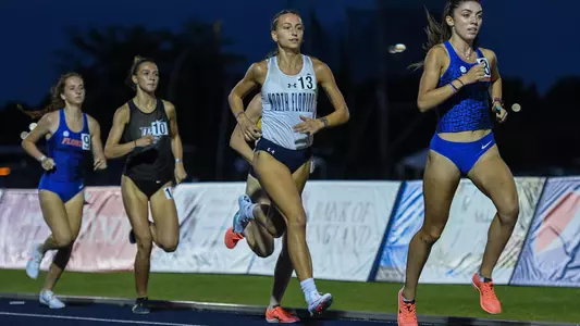 Lydia van Dijk runs on Visit Jax Track