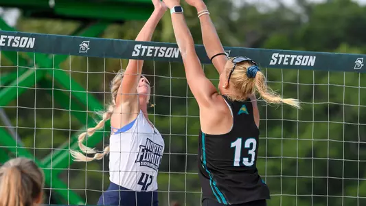 Taryn Griffey fighting for the ball.