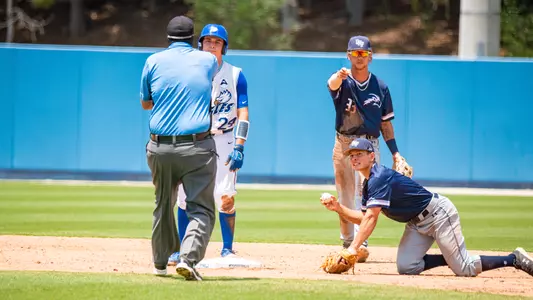 Isaiah Byars and Aidan Sweatt at second base.