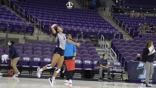 Gabby O'Connell serves the ball.