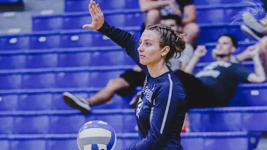 Alessia Venturelli making a serve
