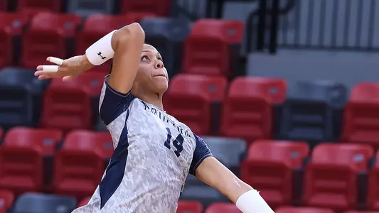 Hollingsworth Santana attacking the ball