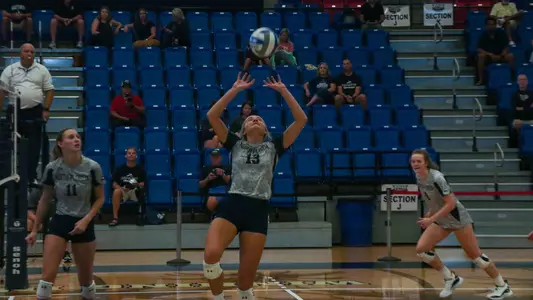 Annie Antar sets the ball