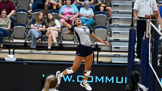 Gabby O'Connell makes an attack