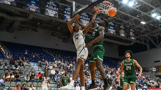 Jadyn Parker dunking on a Stetson player