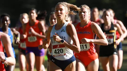 Isa Leen running at Crimson Classic