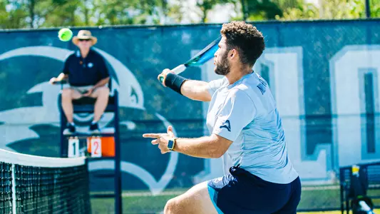 Rodrigo Crespo hitting an overhead