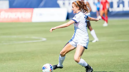 Gabby Daly getting ready to kick the ball