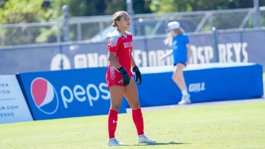 Sofia Miliancano standing