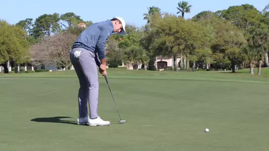 Robbie Higgins puts on the green