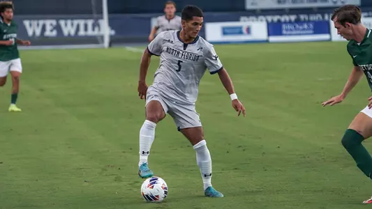 Miguel Quintana dribbling on the pitch