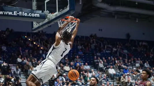 Chaz Lanier throwing down a dunk