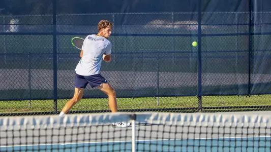 Jonas Hartenstein hitting a backhand