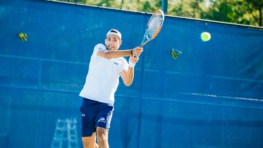 Bruno Vietri hitting a backhand.