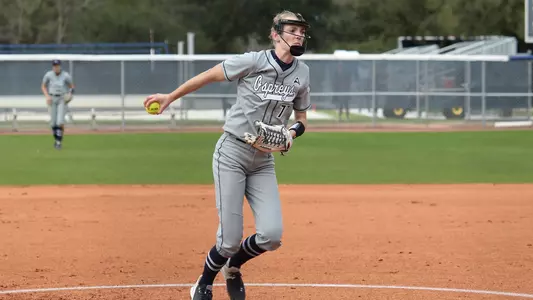 Halle Arends pitching windup