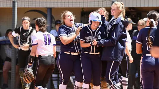 UNF softball team photo