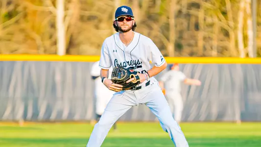 Nico Dimillo warming up